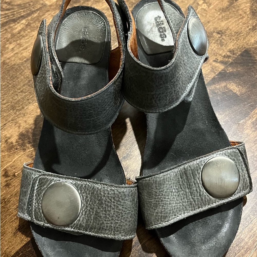 Taos Carousel graphite wedge sandals - Picture 2 of 7